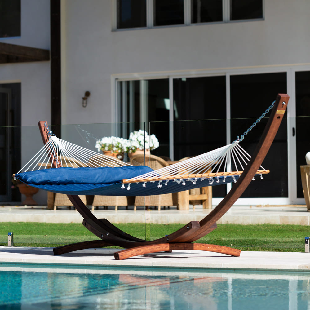 415 cm Wooden Arc Hammock Stand & King Quilted Hammock in 5 available colours